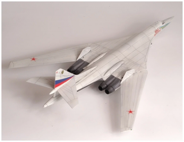 Сборная модель "Самолет Ту-160"